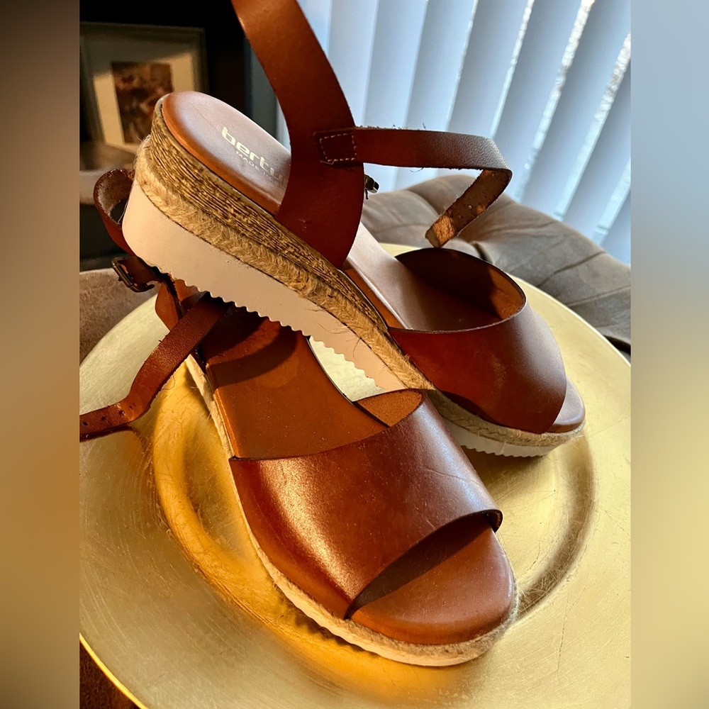 Bertuchi 7.5 Brown Sandals